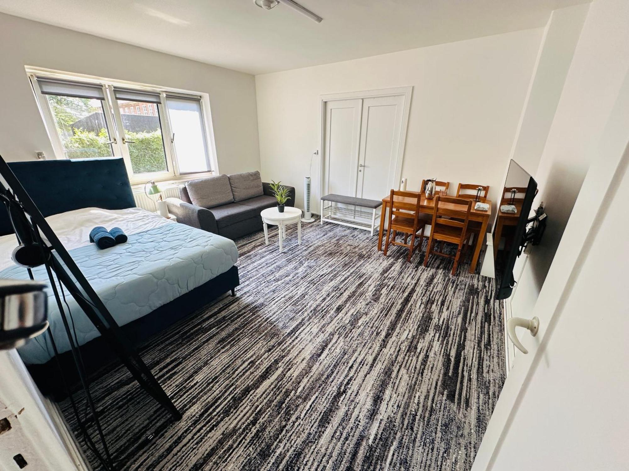 Apartment One Bedroom *